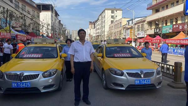 “愛心送考、奉獻社會”---隴運集團在行動