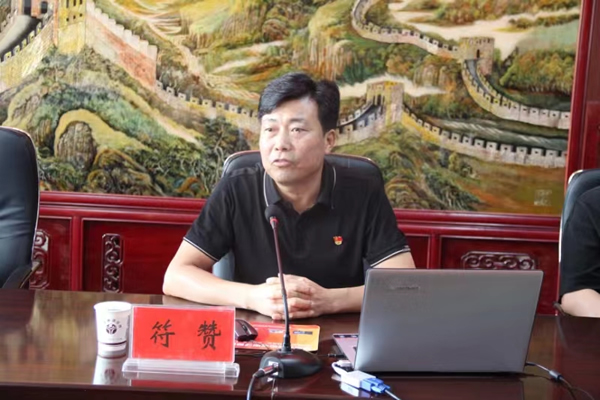 市政府國資委黨委委員、副主任符贊到隴運集團(tuán)公司開展講授 黨紀(jì)學(xué)習(xí)教育專題 黨課暨“七一”慰問活動