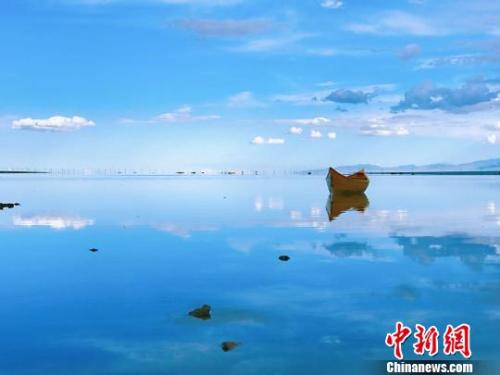  資料圖：“天空之鏡”茶卡鹽湖?！埨ぁz