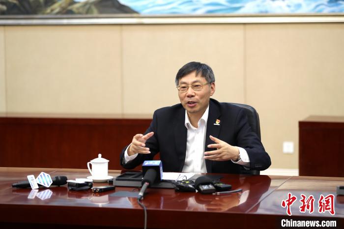近日，全國人大代表、浪潮集團董事長兼CEO孫丕恕接受媒體采訪。浪潮集圖供圖