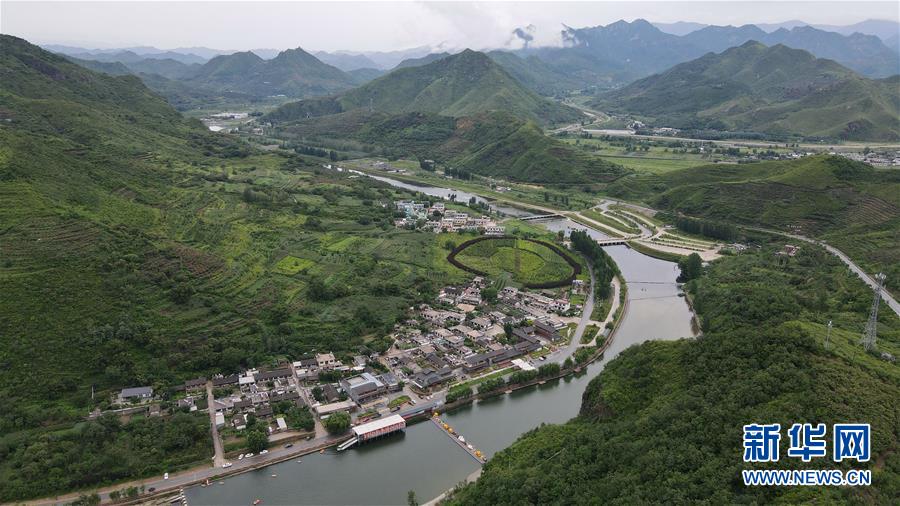 （新華全媒頭條·走向我們的小康生活·圖文互動(dòng)）（5）長(zhǎng)城腳下，小康村串成“珍珠鏈”
