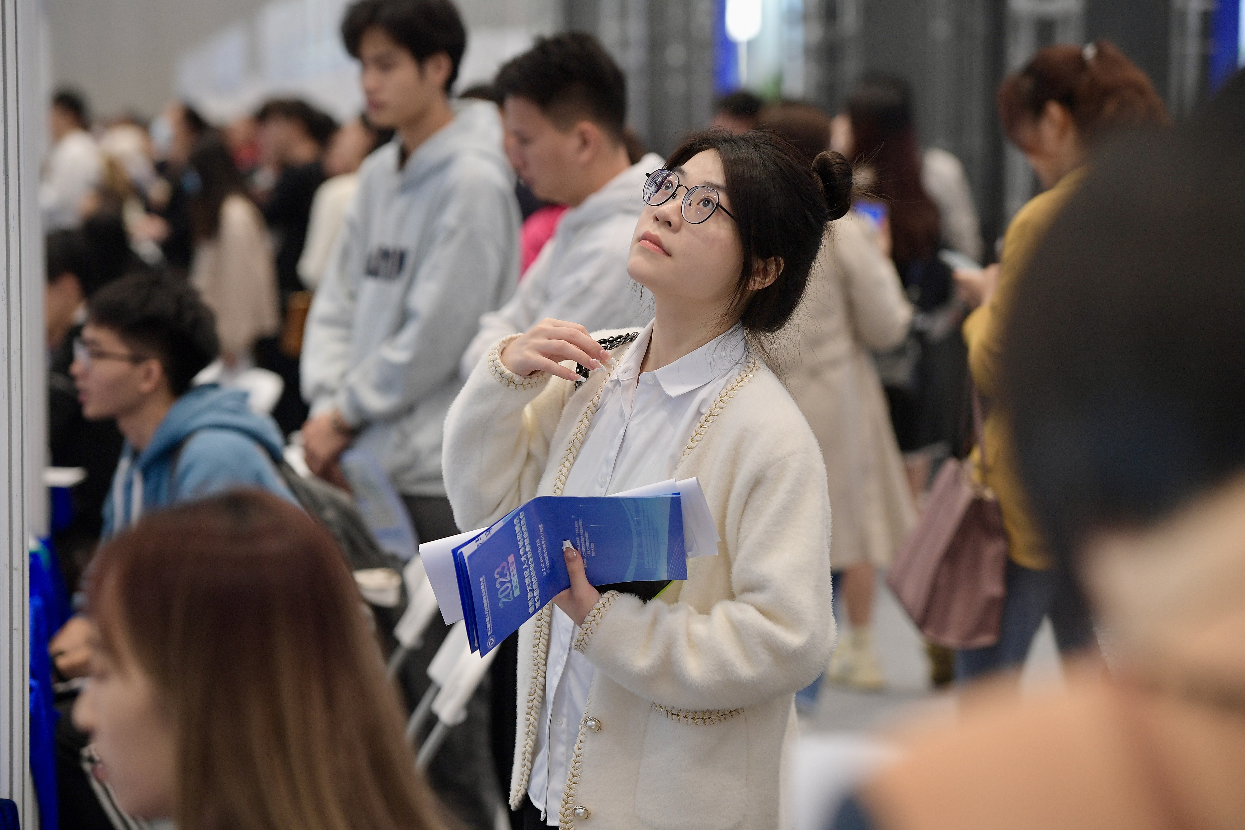 2023年11月22日,2023年粵港澳大灣區(qū)人才專場招聘會暨第27屆全國高校畢業(yè)生秋季就業(yè)雙選會在深圳國際會展中心舉辦。